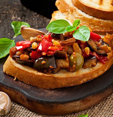 Bruschetta caponata