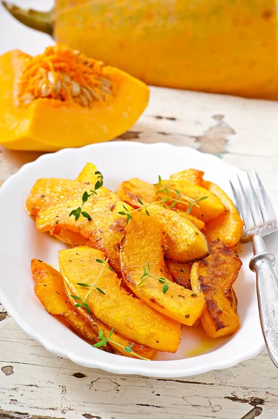 Fırında kabak kekik ile