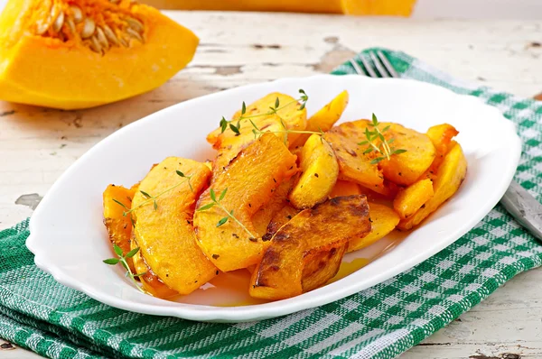 Fırında kabak kekik ile