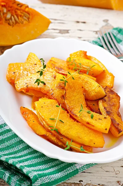 Fırında kabak kekik ile