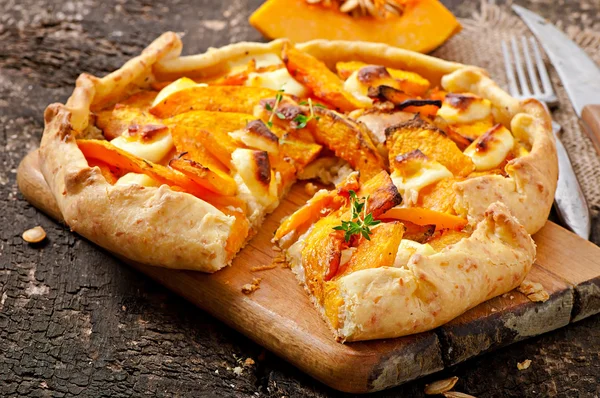 Galette con puerros, calabaza y feta — Foto de Stock