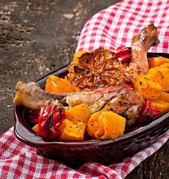 Baked pumpkin with chicken and paprika — Stock Photo, Image