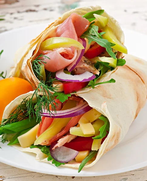 Fresh tortilla wraps with meat — Stock Photo, Image