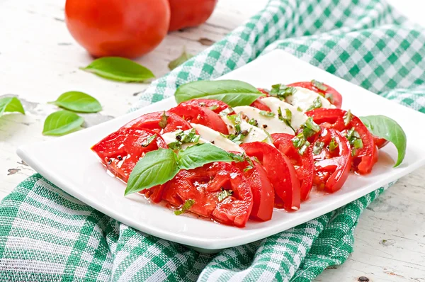 Caprese salatası. — Stok fotoğraf