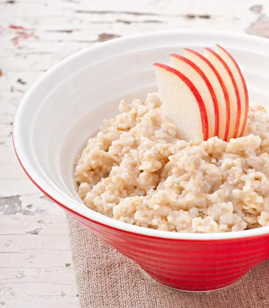 Mingau de cereal em uma tigela — Fotografia de Stock