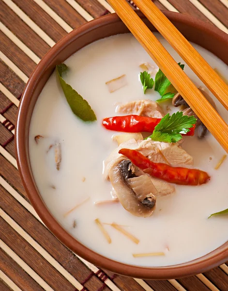 Thai soup with chicken and mushrooms — Stock Photo, Image