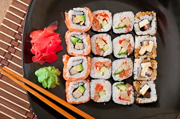 Sushi och sashimi — Stockfoto