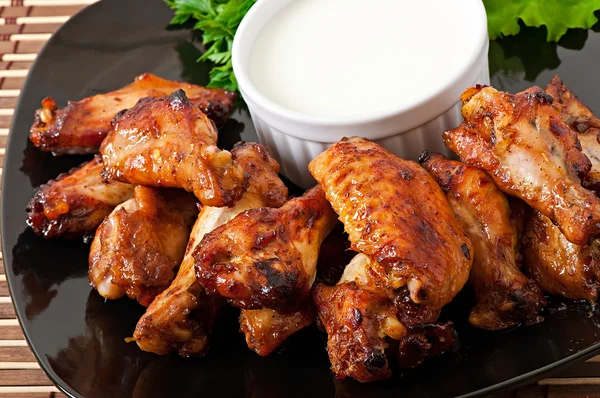 Alitas de pollo al horno al estilo asiático — Foto de Stock