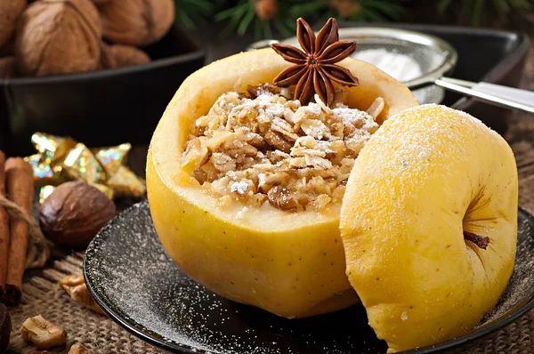 Manzana al horno con copos de avena — Foto de Stock