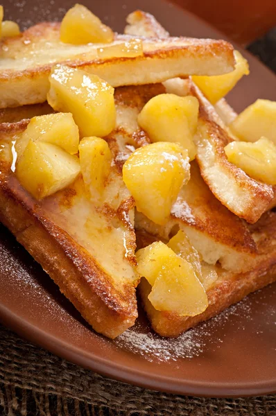 French toast with caramelized apples — Stock Photo, Image