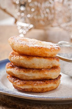 Süzme peynirli krep.