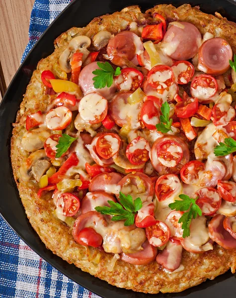 Potatisgratäng - pizza — Stockfoto