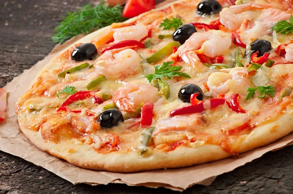 Pizza con mariscos —  Fotos de Stock