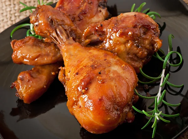 Baked chicken drumsticks — Stock Photo, Image