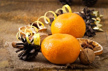 Tatil mandalina ve baharatlar