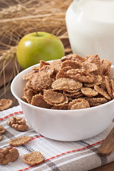 Café da manhã saudável com muesli de grãos — Fotografia de Stock