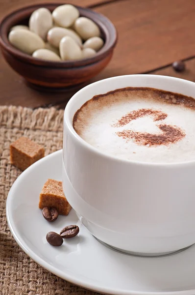 Cup of latte with heart — Stock Photo, Image