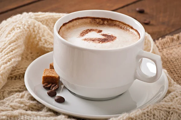 Cup of latte with heart — Stock Photo, Image