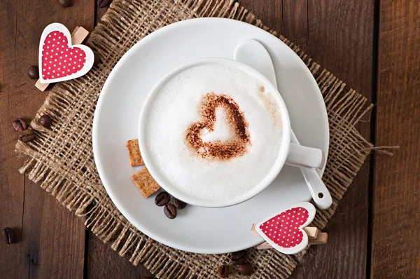 Taza de café con leche y corazón — Foto de Stock