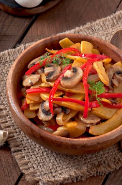 Kabak ve tatlı biber sote mantar