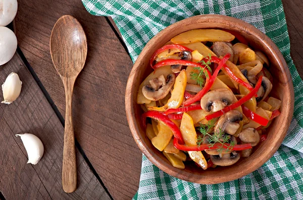 Kabak ve tatlı biber sote mantar