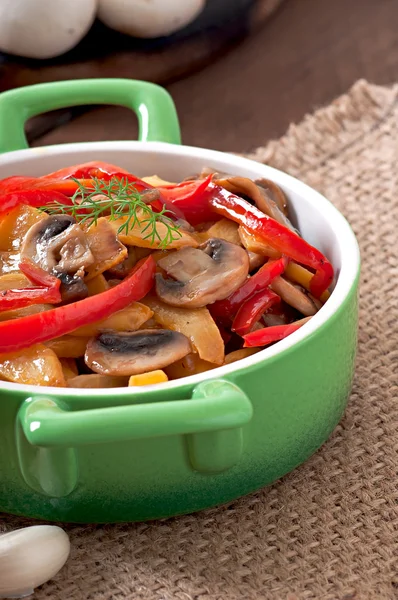 Sauteed mushrooms with pumpkin and sweet pepper — Stock Photo, Image