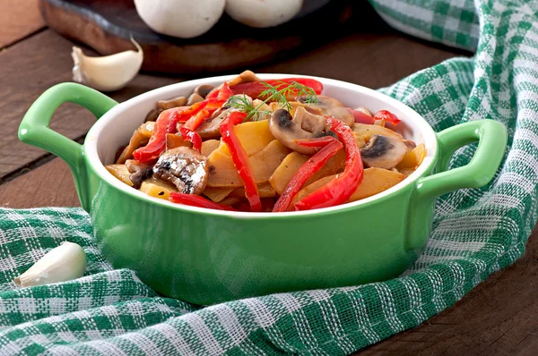 Kabak ve tatlı biber sote mantar