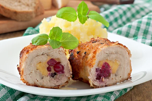 Chicken rolls with mashed potatoes — Stock Photo, Image