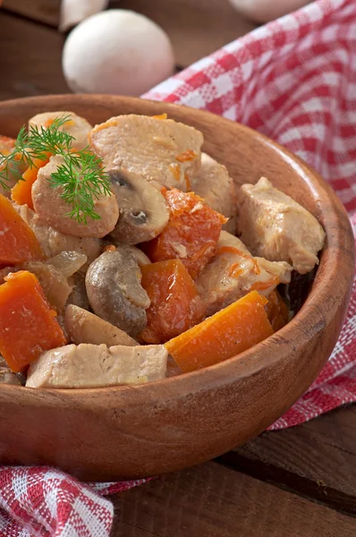 Stew chicken with vegetables and mushrooms — Stock Photo, Image