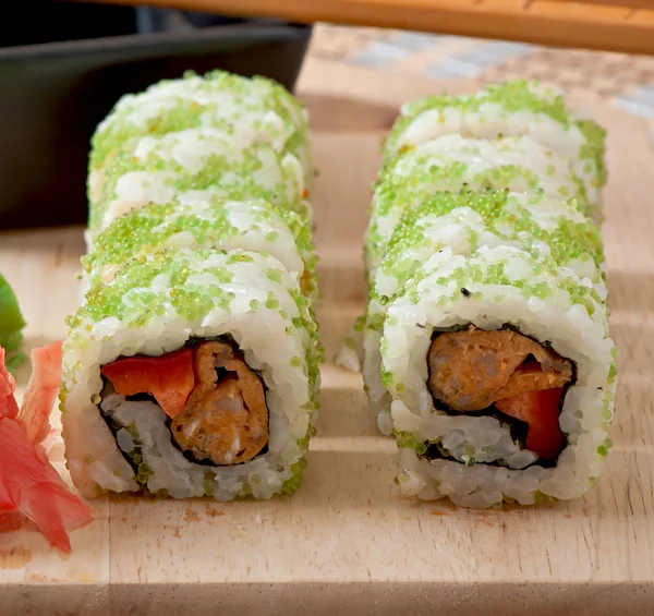 Smakelijke Aziatische sushi — Stockfoto