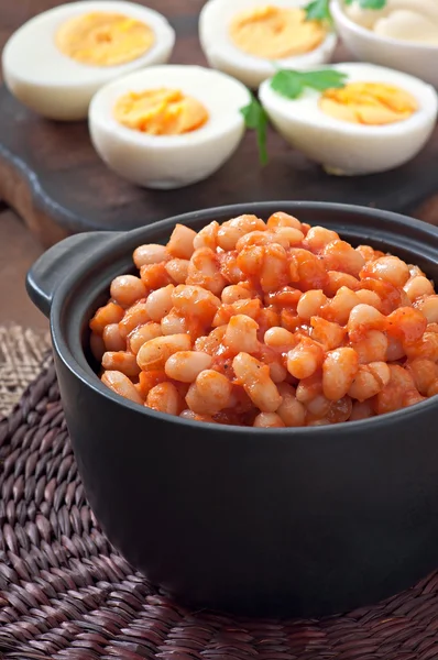 Gebackene Bohnen mit Tomatensauce — Stockfoto