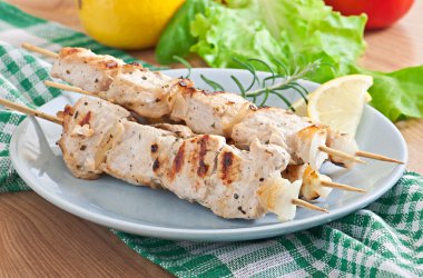 Izgara domuz kebap soğanlı