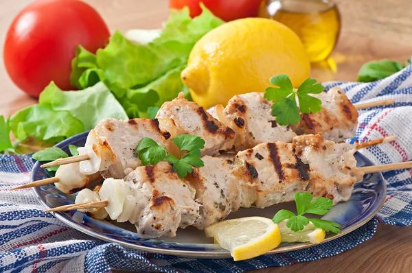 Grilled pork kebab with onions — Stock Photo, Image