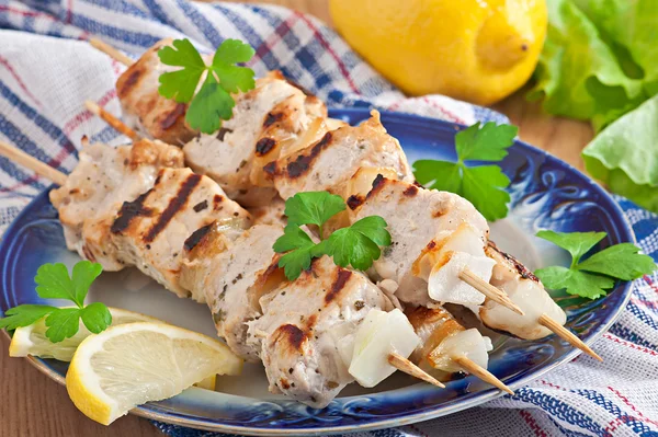 Izgara domuz kebap soğanlı