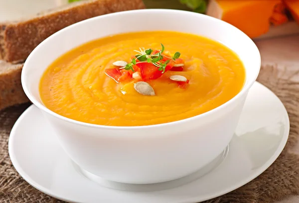 Delicious cream of pumpkin soup — Stock Photo, Image