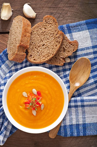 Délicieuse crème de soupe de citrouille — Photo