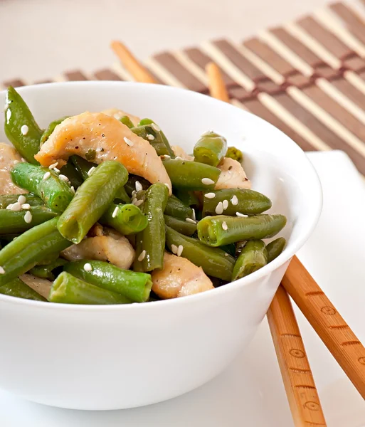 Salad of green beans with chicken — Stock Photo, Image