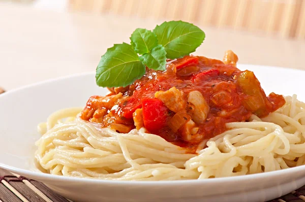 Pasta met tomatensaus en vlees — Stockfoto