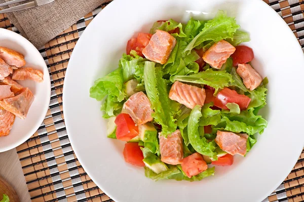 Salad ofvegetables with salmon — Stock Photo, Image