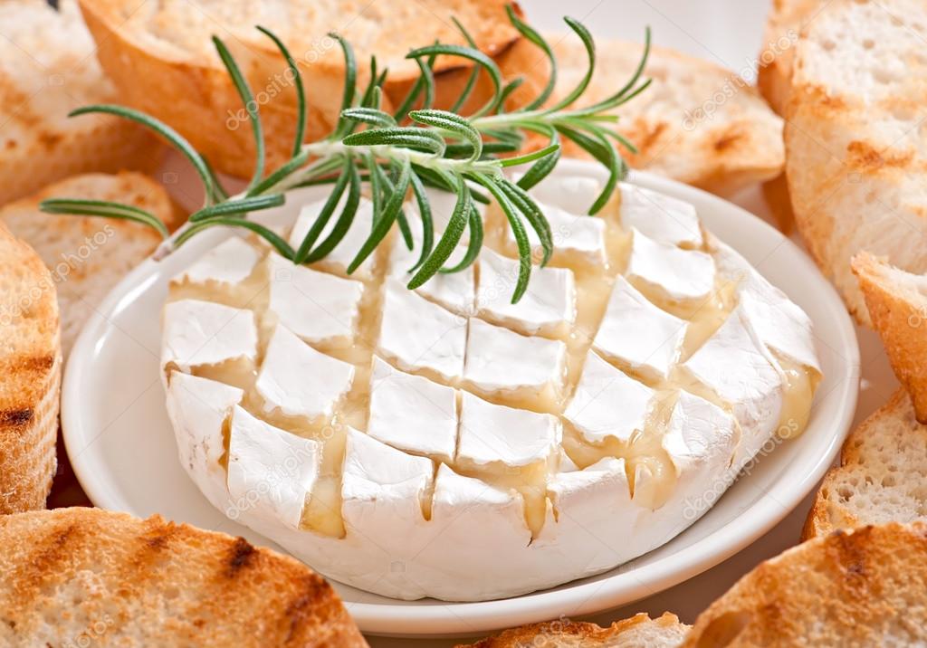 Cheese with rosemary and toasts