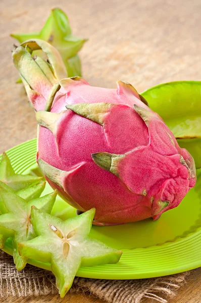 드래곤 과일와 carambola — 스톡 사진
