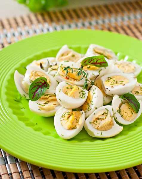 Kokta ägg på tallrik — Stockfoto