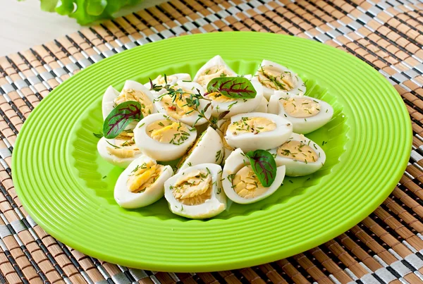 Huevos cocidos en plato — Foto de Stock