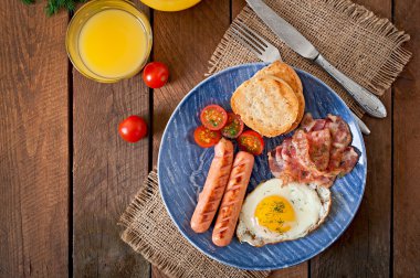 Lezzetli İngiliz kahvaltısı