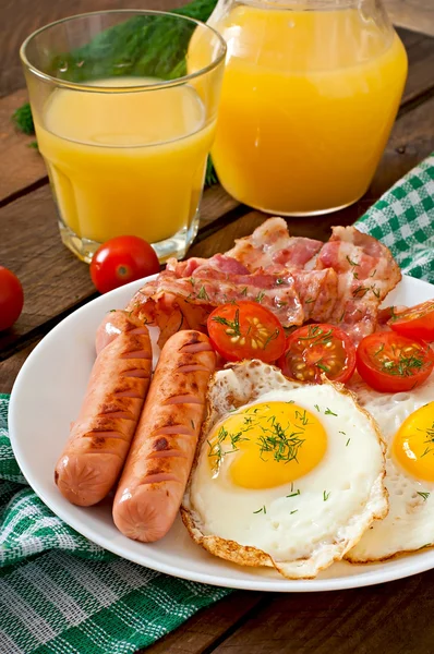 Lezzetli İngiliz kahvaltısı — Stok fotoğraf