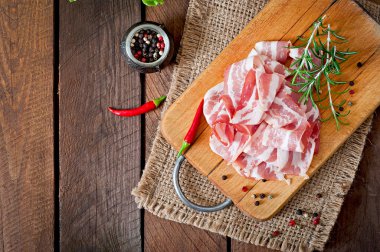 Dilim pastırma ile baharat