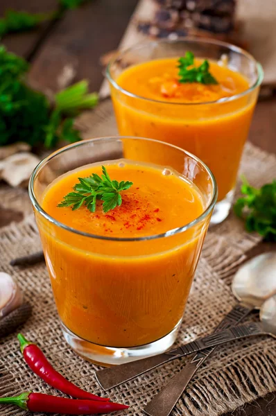 Soupe de citrouille dans un verre — Photo