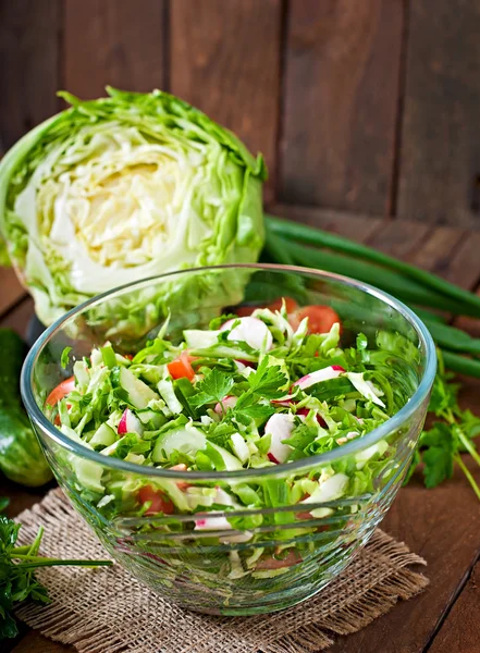 Салат из свежих овощей — стоковое фото