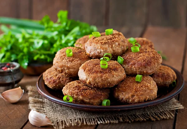 Meat cutlets with vegetables — Stock Photo, Image