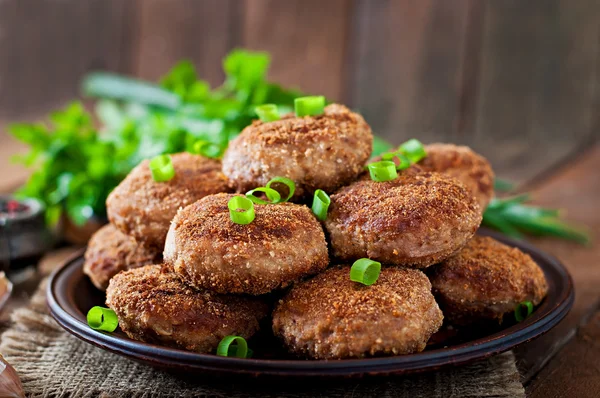 Costeletas de carne com legumes — Fotografia de Stock